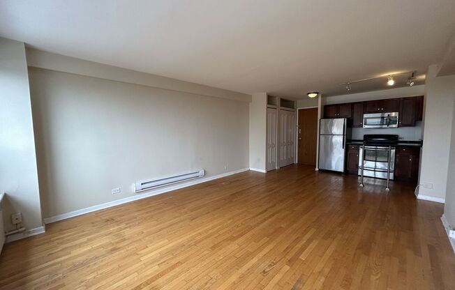 1 bed, 1 bath, 700 sqft, $1,950, Unit 418-0912