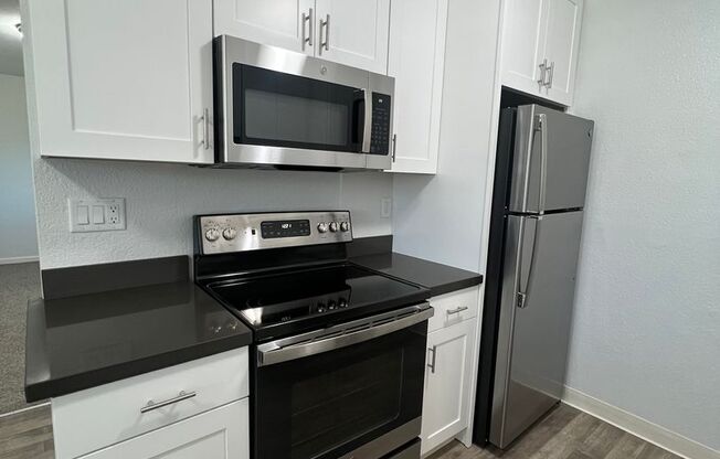 2 beds, 2 baths, 890 sqft, $3,250, Unit 777-270