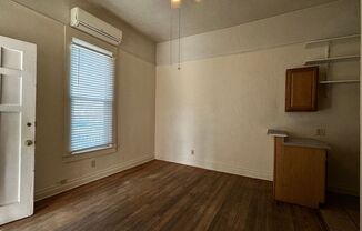 1 bed, 1 bath, $950, Unit Apt. 4