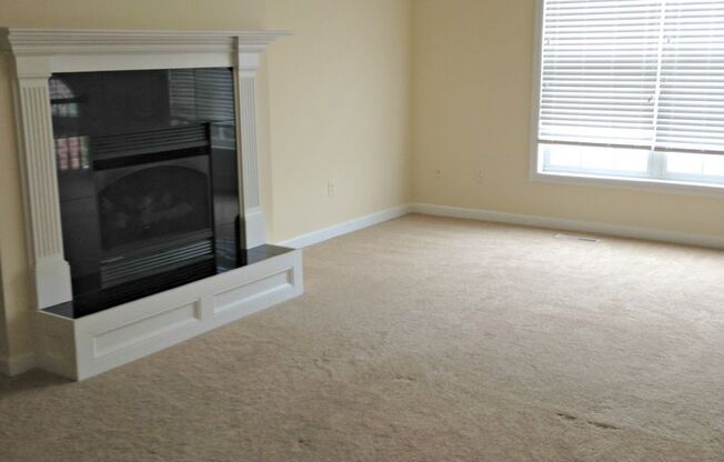 Updated 3 bed 2.5 luxury townhome in Mars PA!