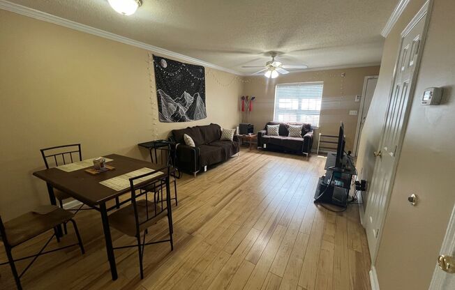 2 beds, 2.5 baths, $1,400, Unit # 33