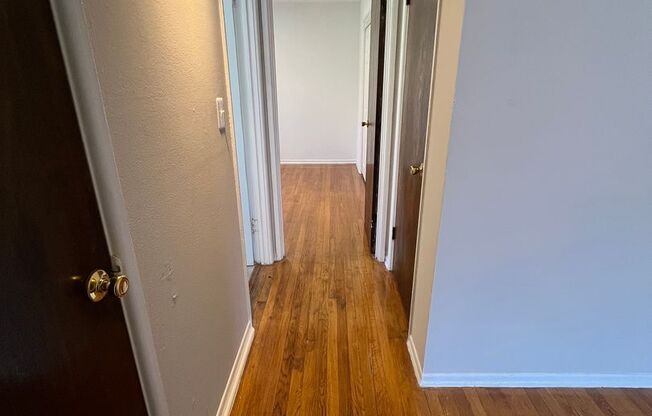 2 beds, 1 bath, 980 sqft, $1,295, Unit WB E-3