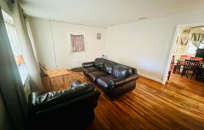 3 beds, 1 bath, $2,250