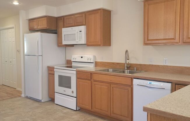 Loyal Heights/Ballard great fully remodeled 2-story 3 bed/2 bath townhome/duplex for $3200!!