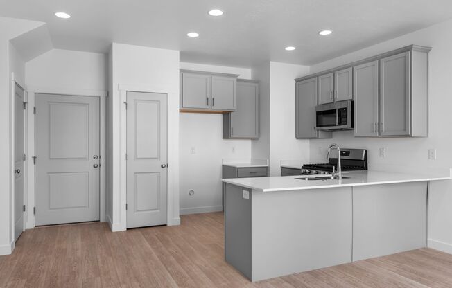 SIGN NOW FOR 6 WEEKS FREE - Brand New 3-bed, 3.5-bath Townhome