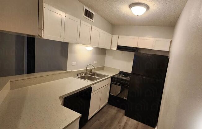 1 bed, 1 bath, 619 sqft, $620, Unit 27