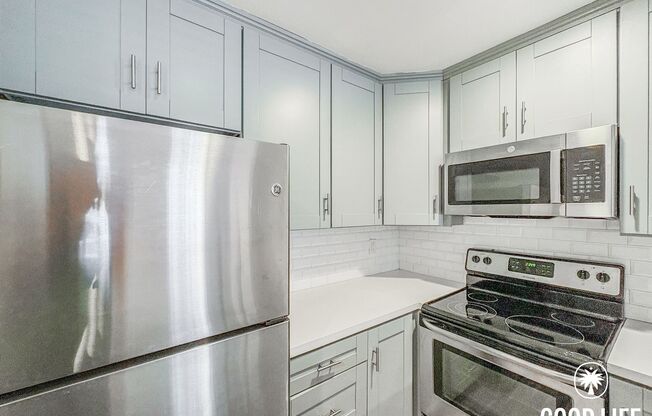 SD: 2BD/2BA Condo in UTC with Reserved Parking, Covered Balcony & In-Unit Laundry