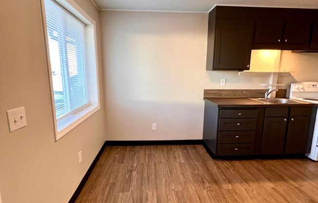 1 bed, 1 bath, 600 sqft, $900, Unit 6