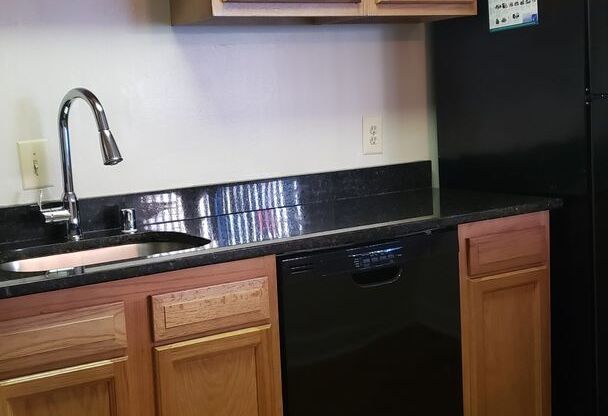 3 beds, 2 baths, 1,300 sqft, $2,375, Unit 3331 #203