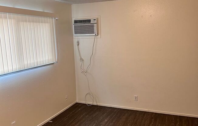 1 bed, 1 bath, $1,350, Unit 4850 Kentfield #01A