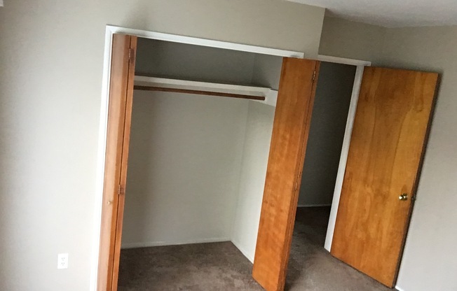 2 beds, 1 bath, $1,200