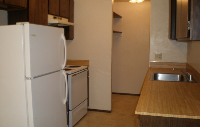 holth01 330 Bethel Dr