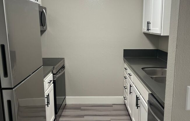 1 bed, 1 bath, 714 sqft, $1,795, Unit 064