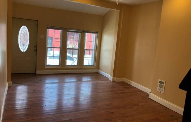 Great 2BR/2BA home in Prime location in University City. Available Nov 5th