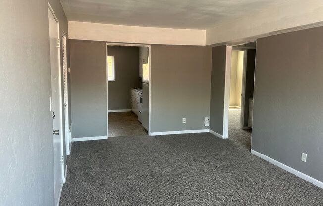 2 beds, 1 bath, 750 sqft, $1,045, Unit B02 1018 10