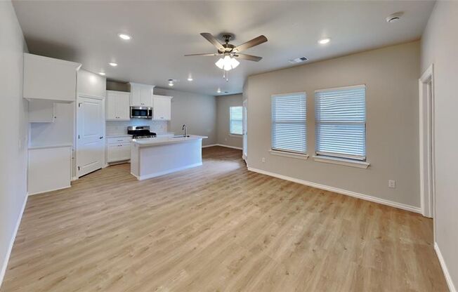 Luxury 1 Bedroom 2 Bathroom Cottage in 55+ Community (GATES COMING SOON) (MOVE IN SPECIAL)