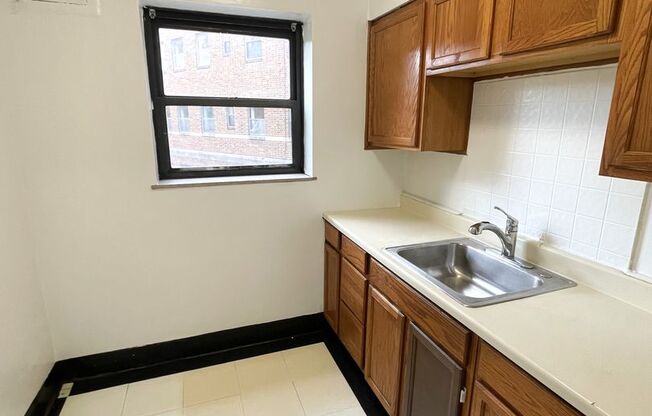 2 beds, 1 bath, 1,000 sqft, $1,200, Unit 102