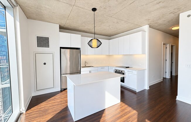 222 W ILLINOIS