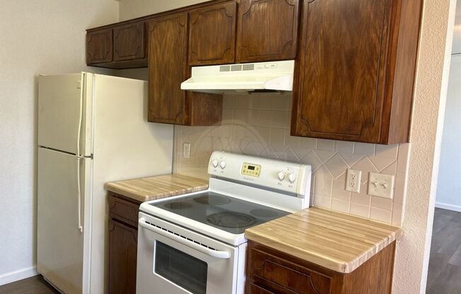 2 beds, 1 bath, $700, Unit 1304 Dugger Unit D