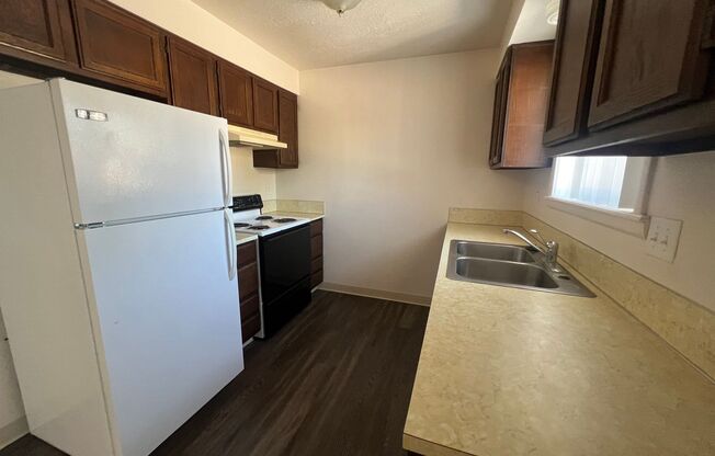 2 beds, 1 bath, $975, Unit 1606 S Von Elm