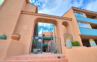 2 beds, 1 bath, 810 sqft, $1,105, Unit 20-C