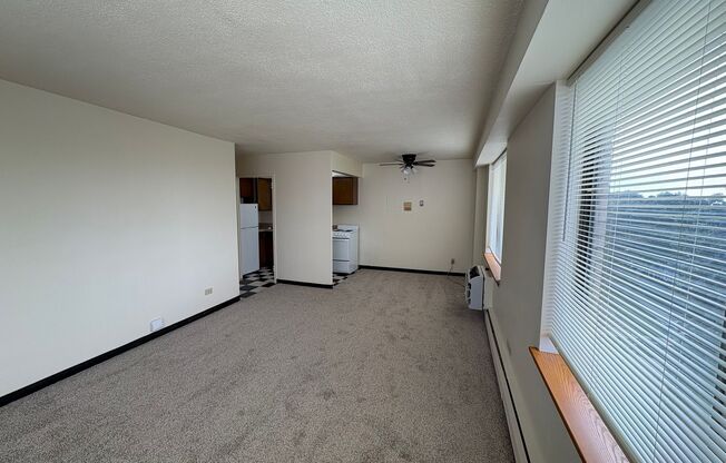 2 beds, 1.5 baths, 820 sqft, $1,450, Unit 501