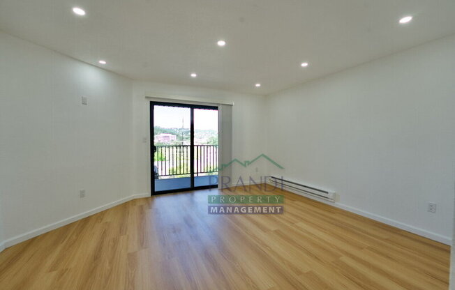 100 MARIN CTR DR