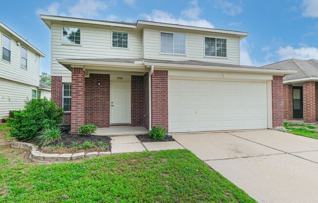 Fantastic 3 Bedroom Home Ready for Move-in!