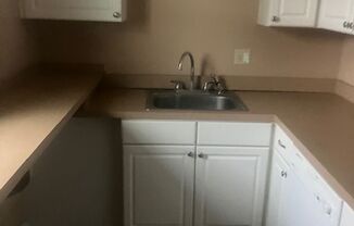 2 beds, 1 bath, 750 sqft, $800, Unit Unit 6