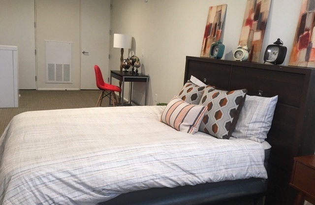 1 bed, 1.5 baths, 954 sqft, $1,310.77, Unit 303