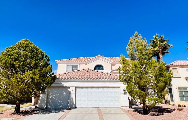 STUNNING 2 STORY  4BED 2.5BATHS  LOCATED IN GUARD GATED RHODES RANCH. HARDWOOD FLOORS AND TILE THROUGHOUT THE FIRST LEVEL AND CARPET ON THE SECOND. STAINLESS STEEL APPLIANCES AND GRANIATE COUNTER TOPS.