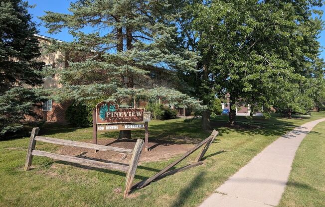 2 beds, 1 bath, $1,139, Unit JK   648