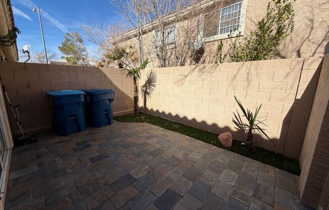 Charming & Light-Filled 3 Bed Townhome with Community Pool!