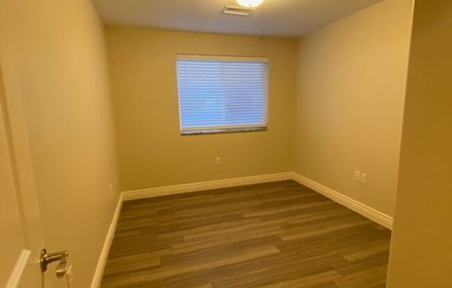 4 beds, 2 baths, 1,005 sqft, $1,450, Unit C303