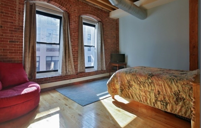 3 beds, 2 baths, 1,620 sqft, $6,200, Unit 4E