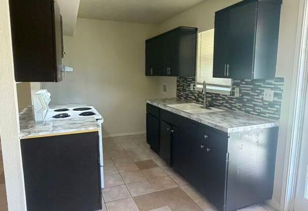Beautiful 3 Bedroom 2 Bathroom in Plano!