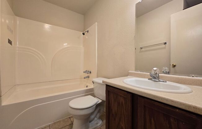 2 beds, 1 bath, $750, Unit 1309 Quail Circle - Unit A