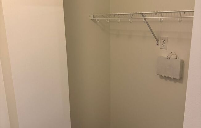 1 bed, 1 bath, 621 sqft, $1,270, Unit 608