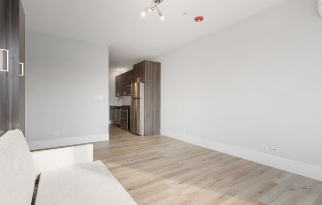 Studio, 1 bath, 360 sqft, $1,650, Unit 304