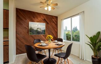 2 Bedroom 2 Bathroom Sits Right on the Shore of Lake Beverly