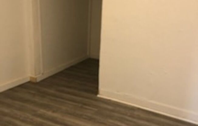 3 beds, 1 bath, $1,650, Unit 3