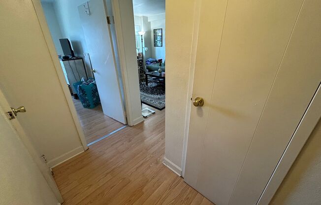 1 bed, 1 bath, $895, Unit 706