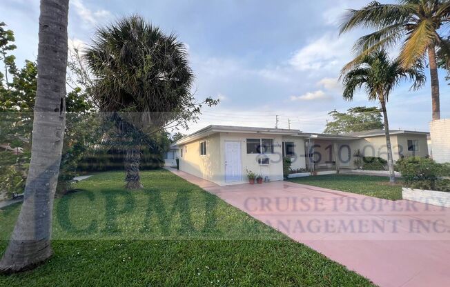 717 NE 10 ST