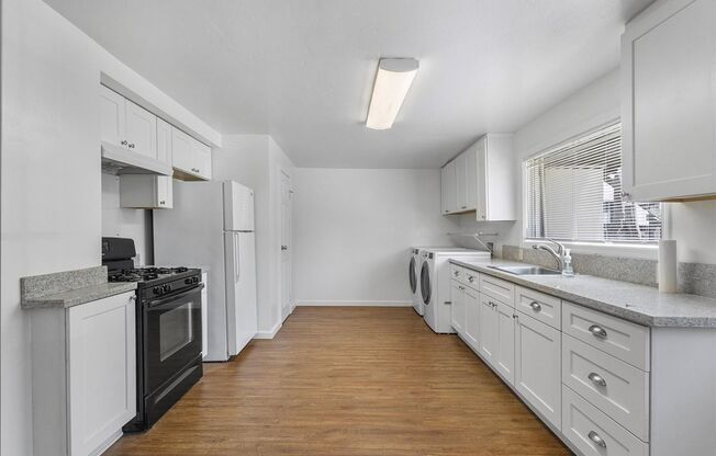 1530 Stanton St. #A - 2 bedroom | 1 bath | Lower unit