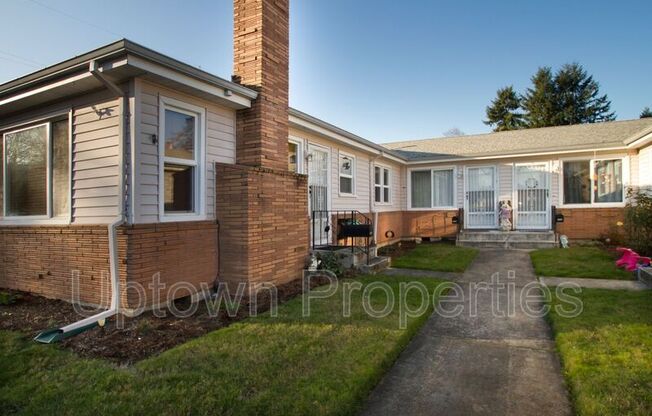 7211 N RENO AVE