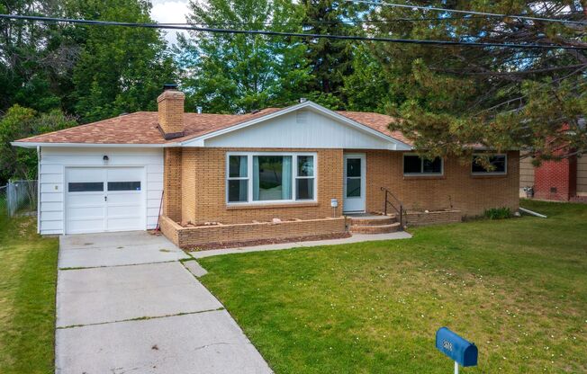 5 bedroom 2 bath rental