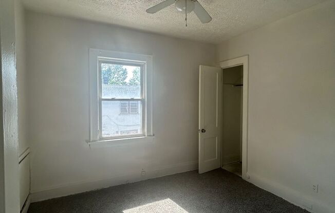 2 beds, 1 bath, $800, Unit Unit 3