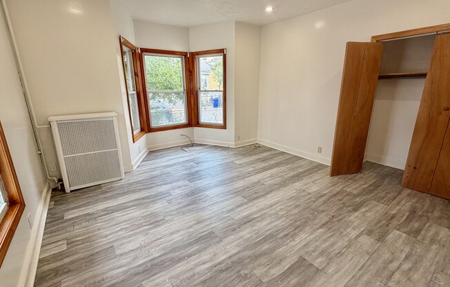 4 beds, 2 baths, 1,541 sqft, $2,700, Unit 38