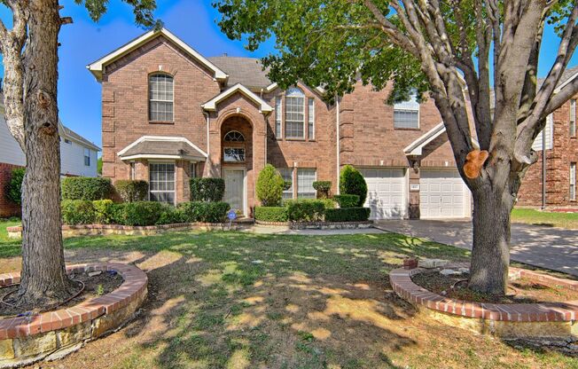 Large Mansfield High Home Centrally Located