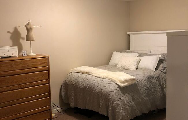 Studio, 1 bath, 550 sqft, $1,395